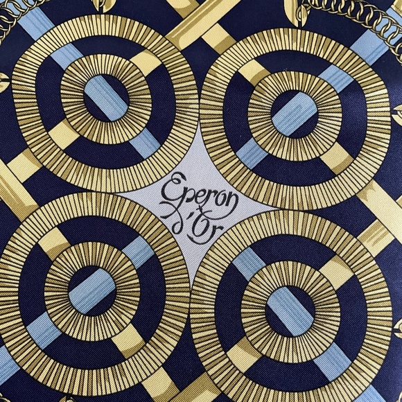 vintage scarf - Picture 4 of 7